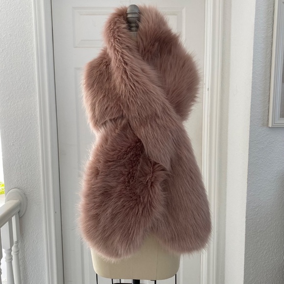 Dusty Pink / Mauve Faux Fur Shawl Scarf Wrap - Picture 11 of 11